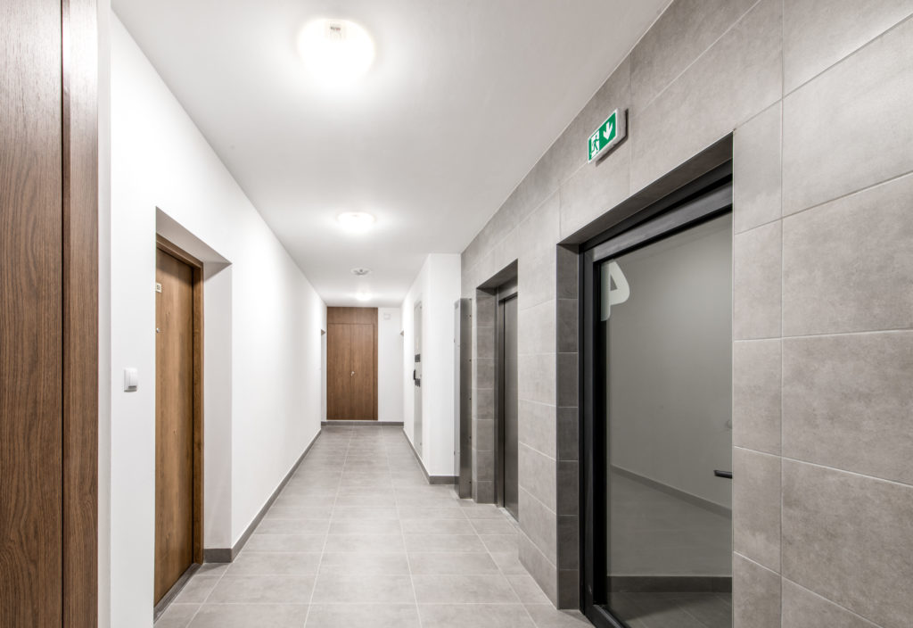 Oprawa LED DETECTA 8W/10W LIFT Emergency Autotest CNBOP w budynku