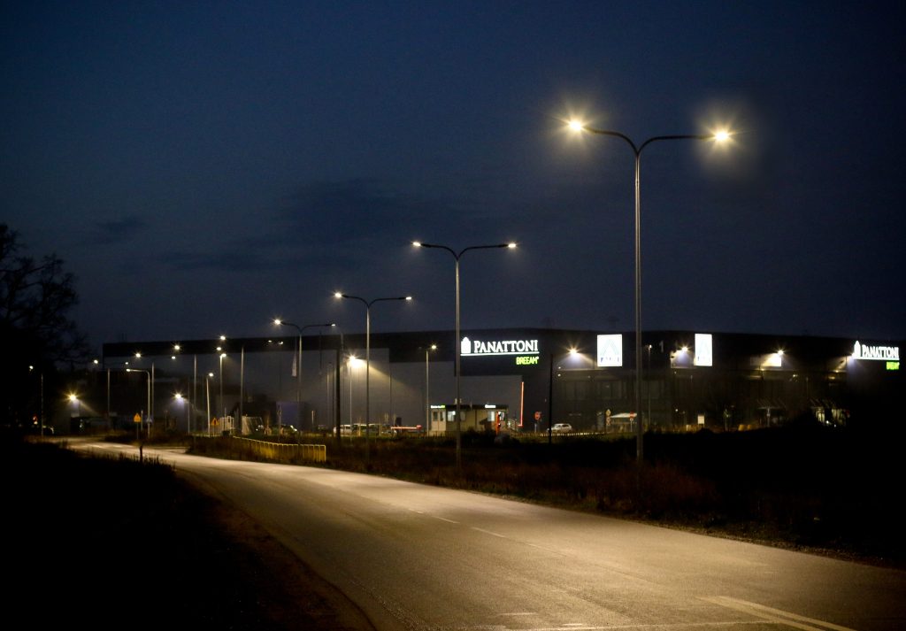 Latarnie z ciepłym światłem