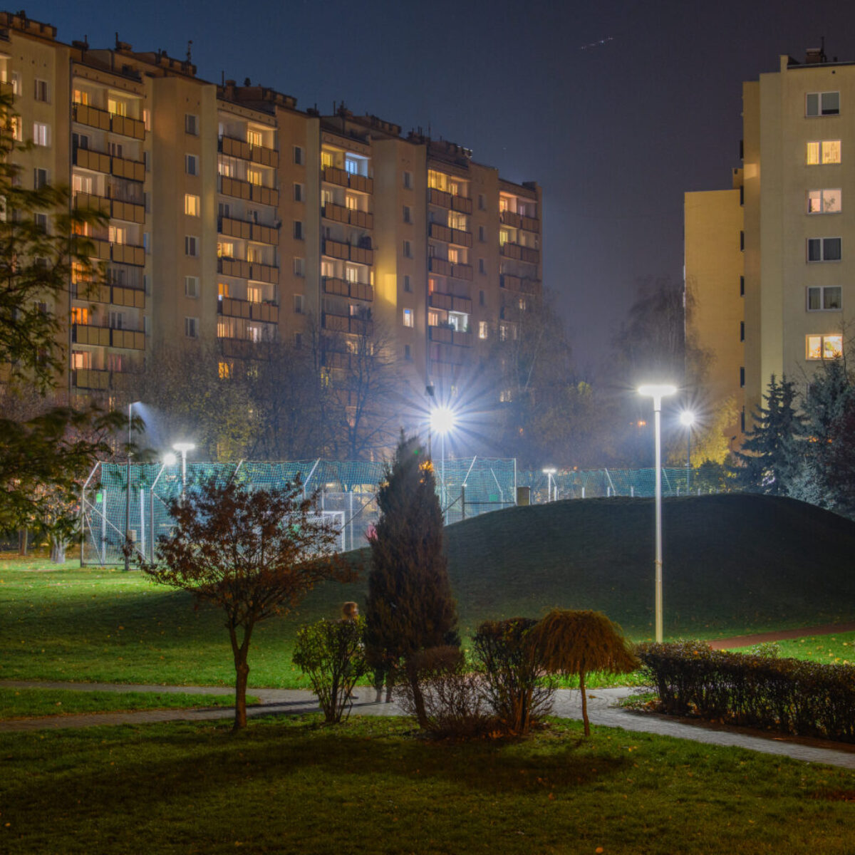 Oświetlenie parkingu - jakie są wymagania?